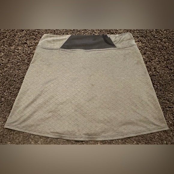 PEARL Izumi Large Black/Grey Active Wrap Skirt - Picture 5 of 5